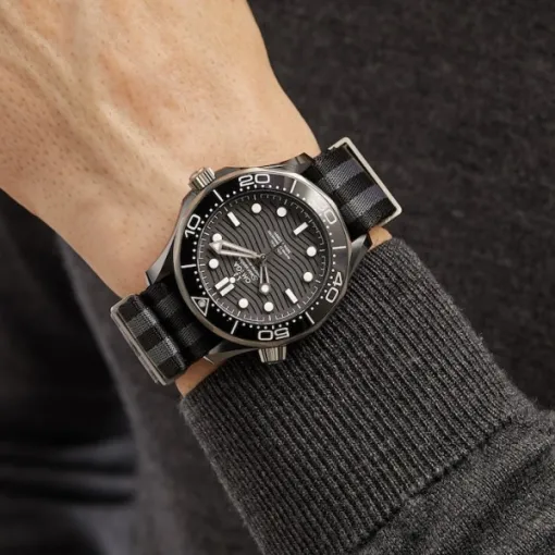 Omega Seamaster Men Automatic Black Fabric 007 Watch O21092442001002 - gallery
