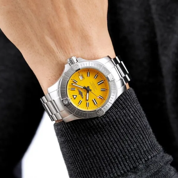 Breitling Avenger Men Automatic Yellow Stainless Steel Watch A17319101I1A1 - gallery