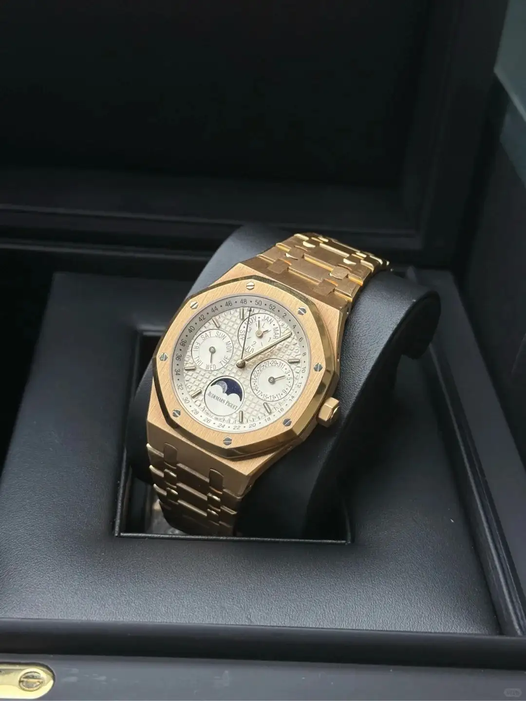 Audemars Piguet Royal Oak Perpetual Calendar Silver 26574OR.OO.1220OR.01 - gallery