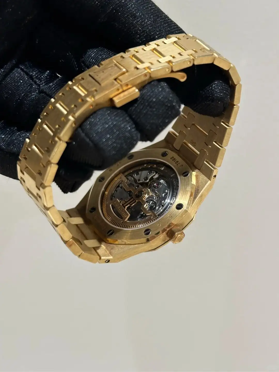 Audemars Piguet Royal Oak Jumbo Extra-Thin Blue 15202BA.OO.1240BA.01 - gallery