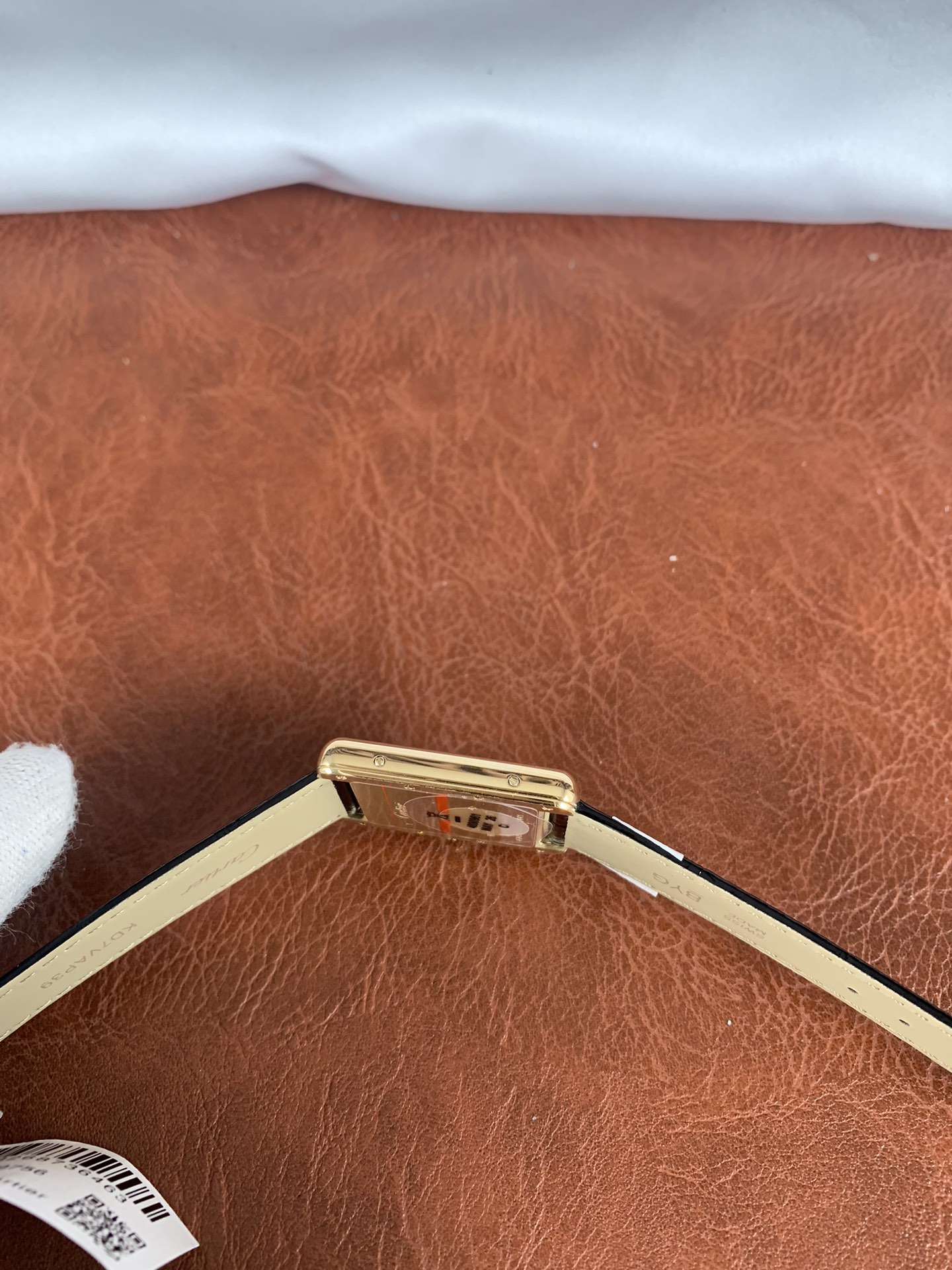 Cartier Tank Louis W1529756 Gold - view 3
