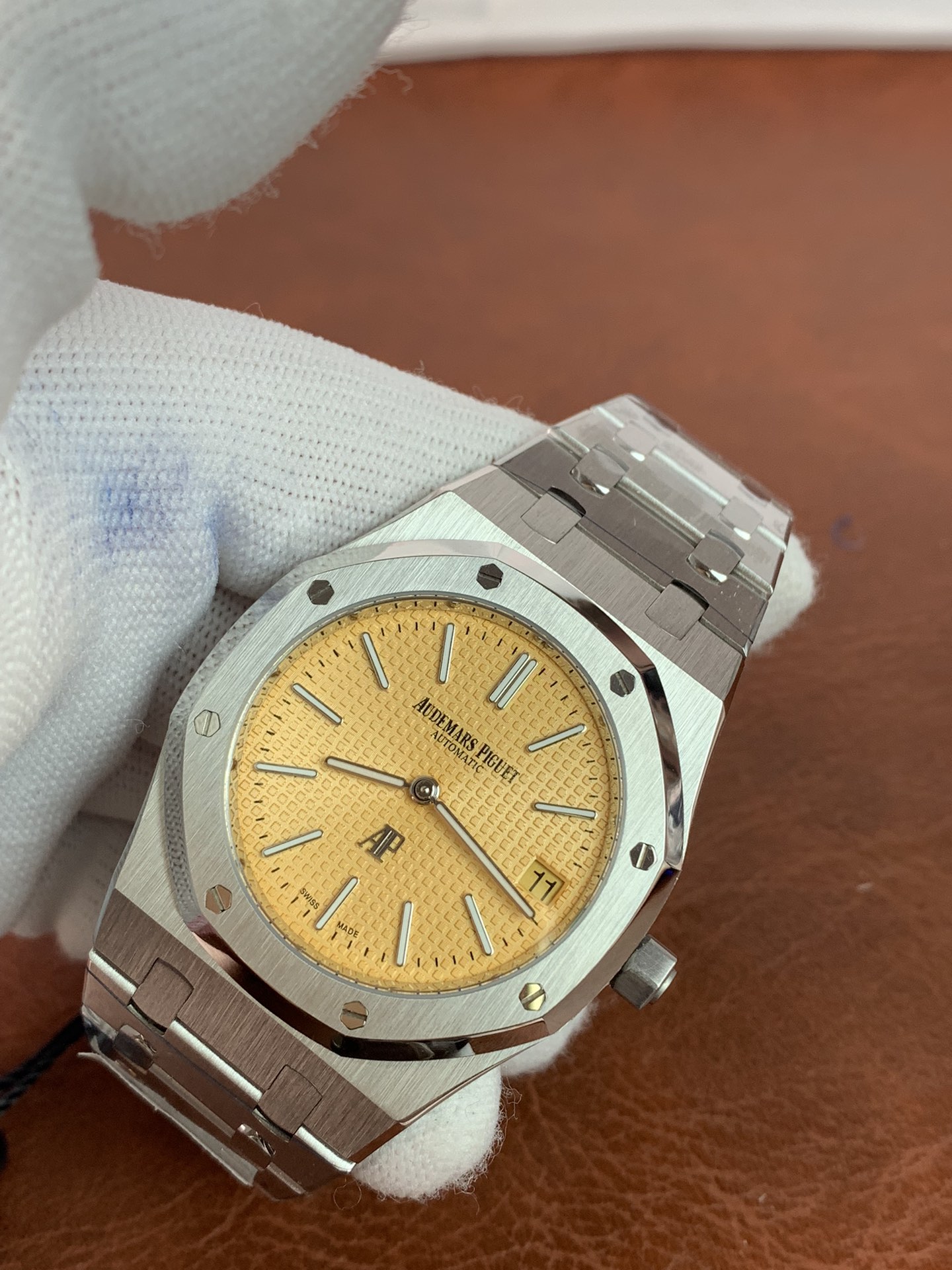 Audemars Piguet Royal Oak Jumbo Extra-thin 15202BC.OO.1240BC.01 - view 6